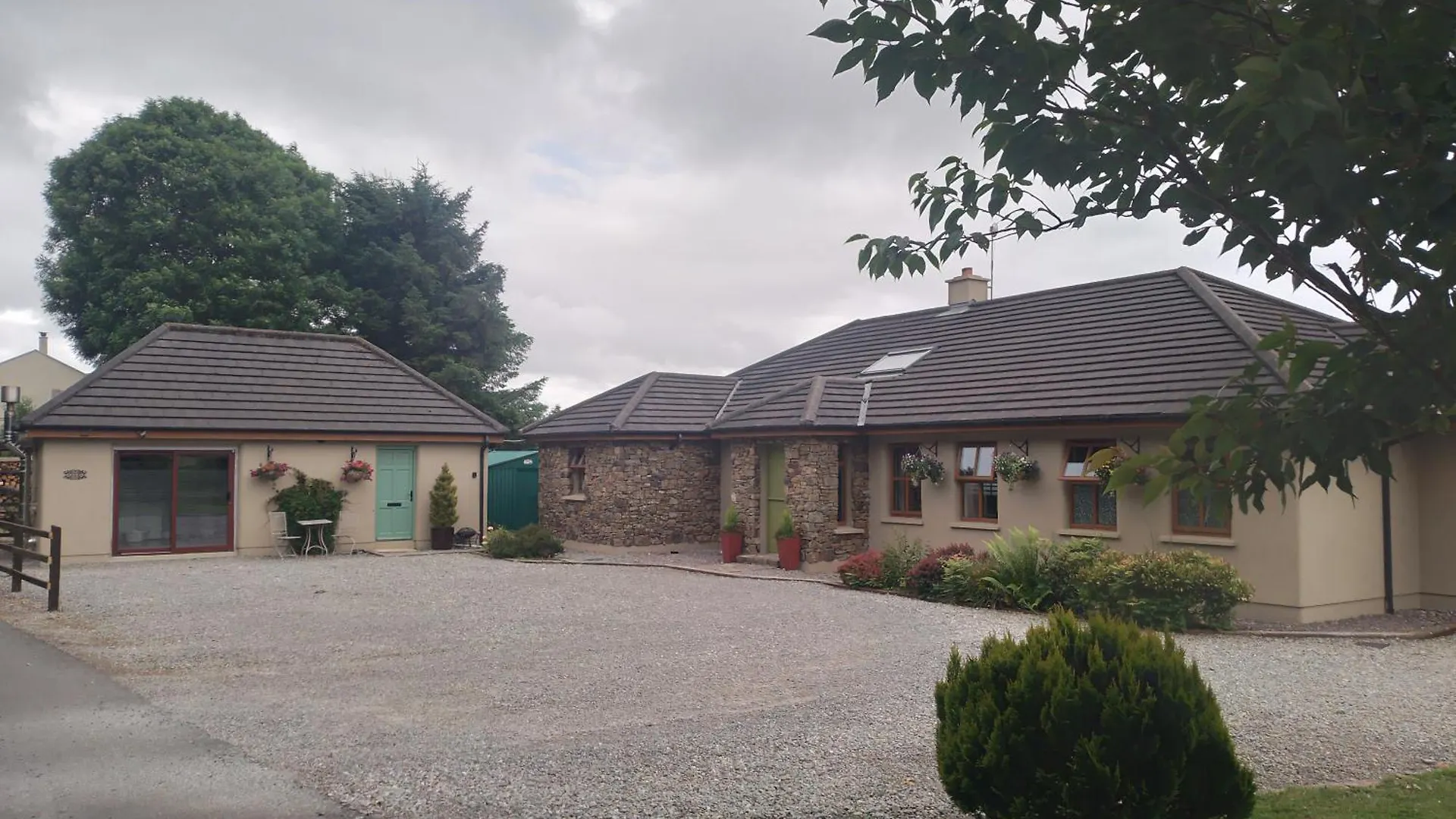 Beautiful Home In Killarney contacts